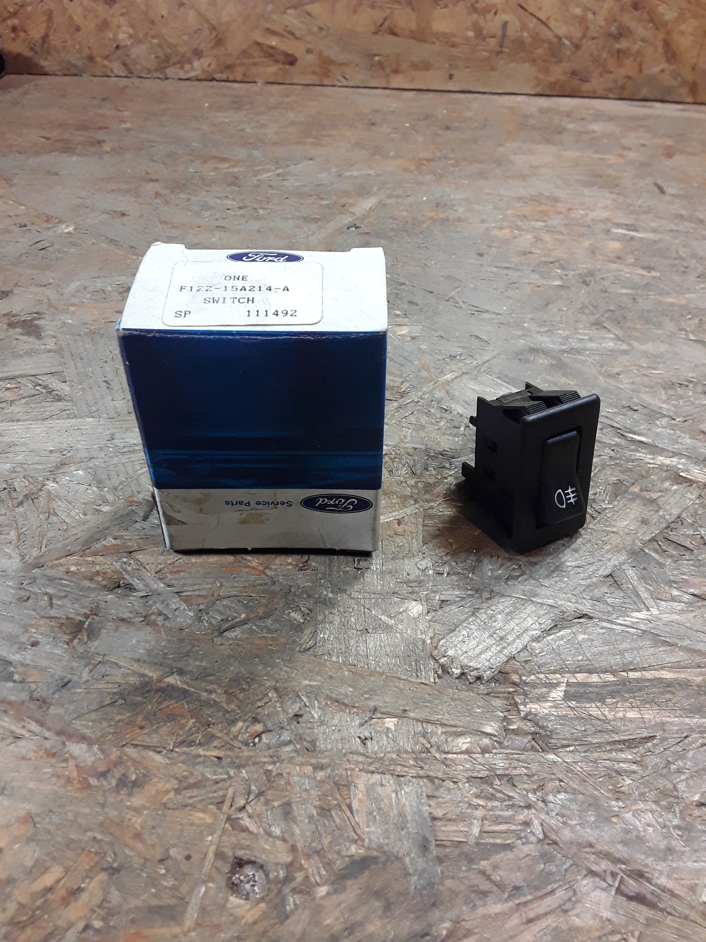 Ford Modell unbekannt Lichtschalter an Armaturenbrett original Ford NEU