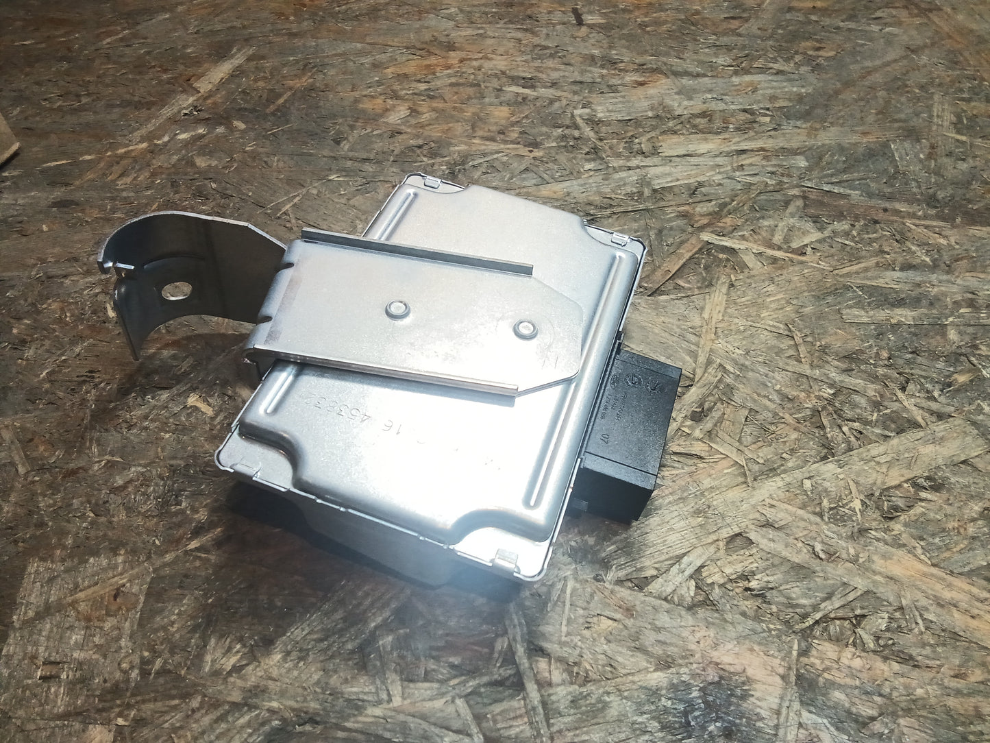 Ford Focus 3 1.6 TDCi 115 Spannungsstabilisierungsmodul original Ford NEU