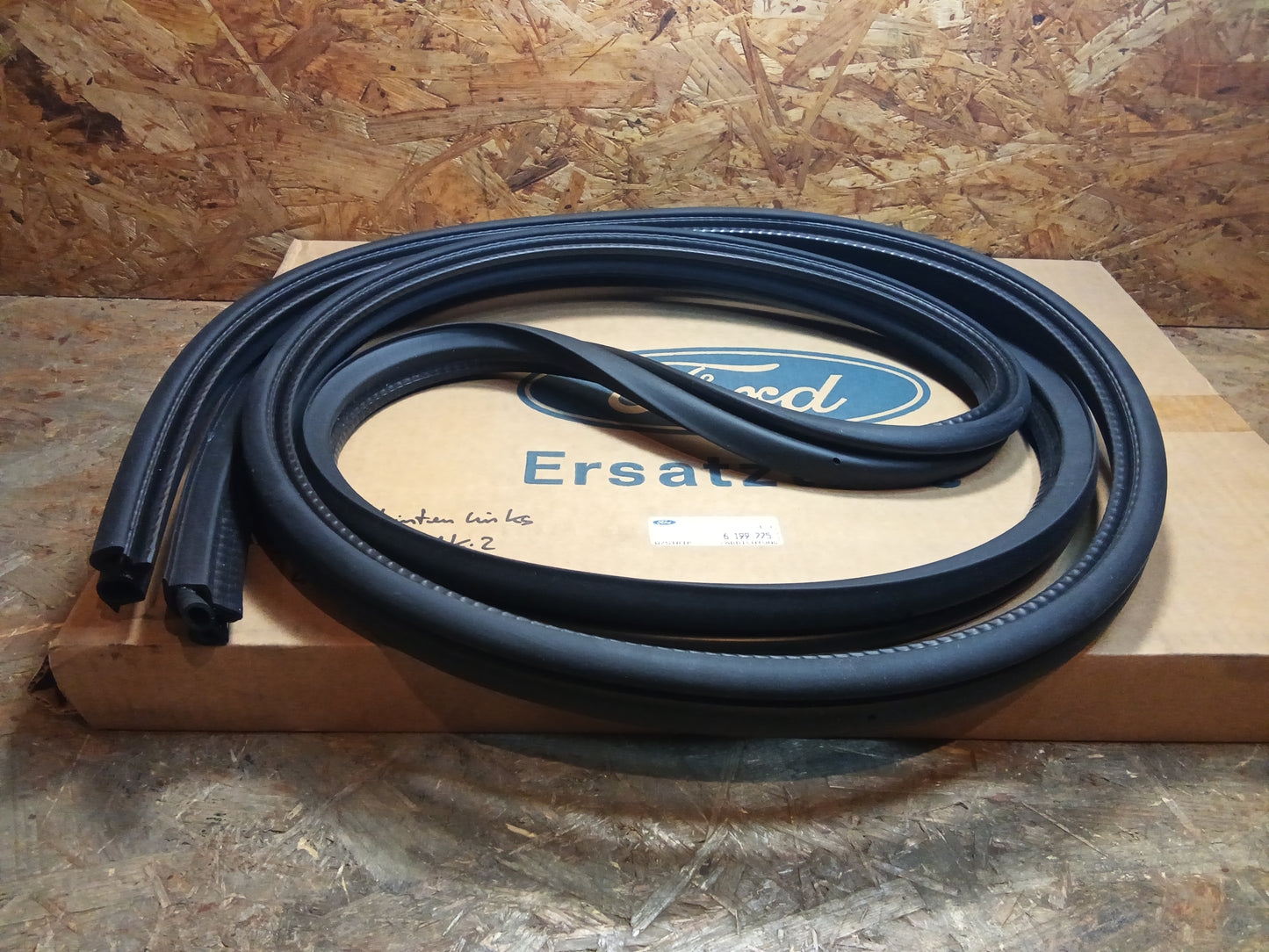 Ford Granada MK2 Türdichtung hinten links original Ford NEU