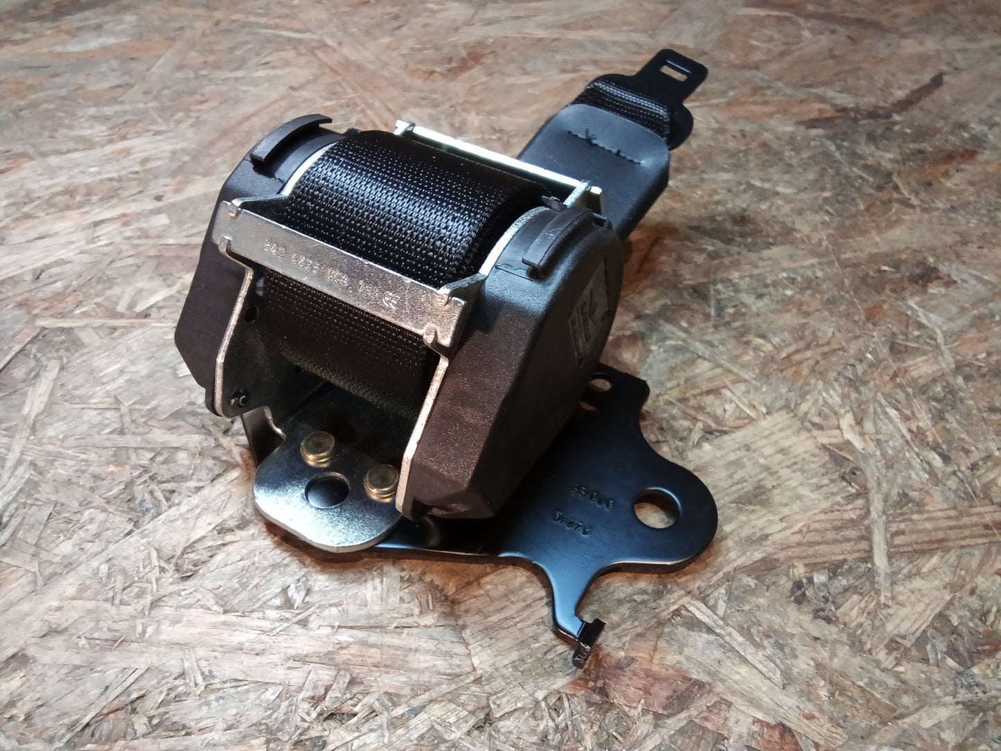 Meriva A Sicherheitsgurt hinten Mitte original GM NEU