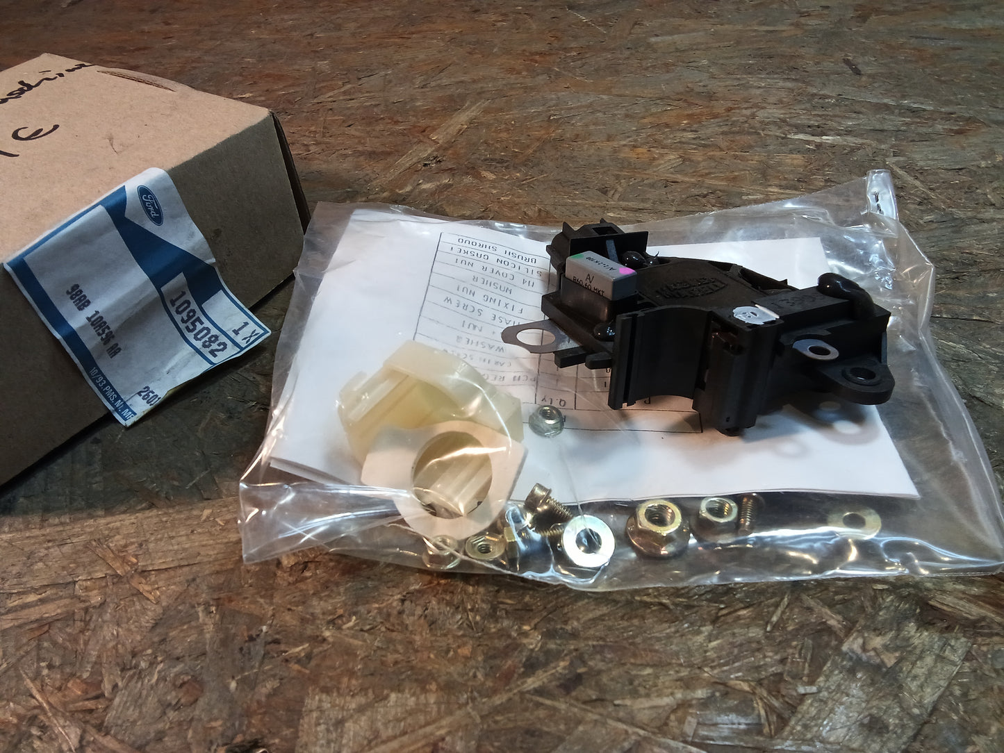 Ford Focus Regler Lichtmaschine original Ford NEU