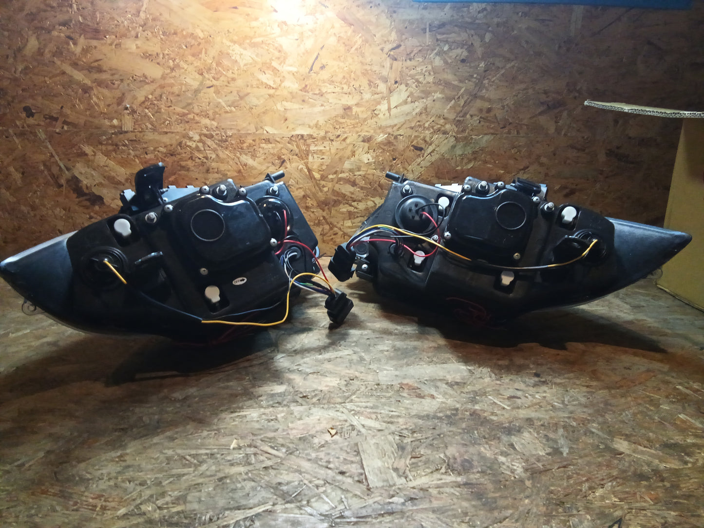 Tuning-Tec LED Angel Eyes Scheinwerfer für BMW 1er E81, E82, E87, E88 04-11 schwarz (LPBM80)