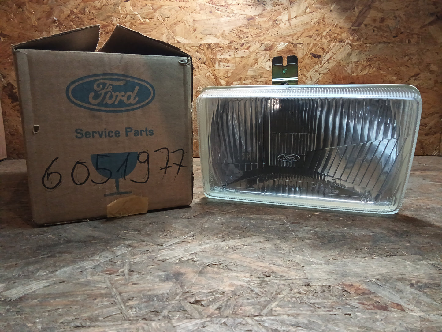 Ford Taunus MK2/3 Scheinwerfer rechts original Ford NEU