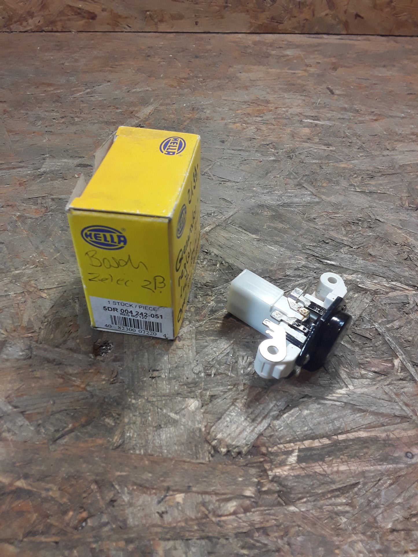 Audi BMW Opel VW Peugeot Generatorregler original Hella NEU