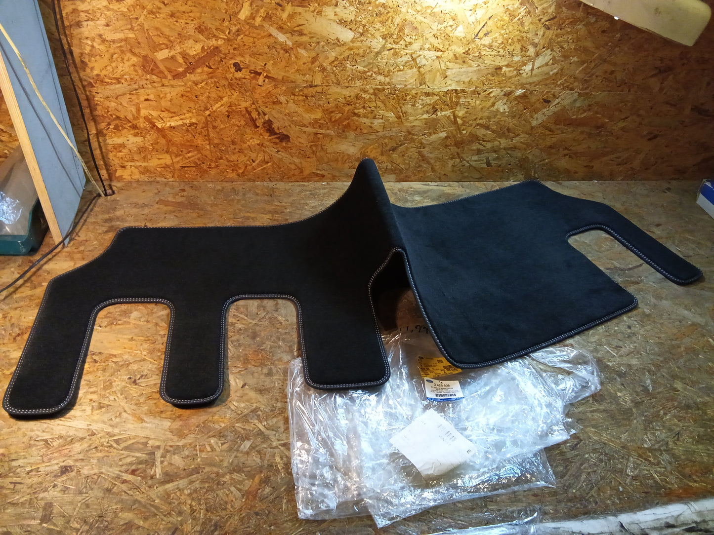 Ford Transit 12-23 Fußmatte hinten original Ford NEU