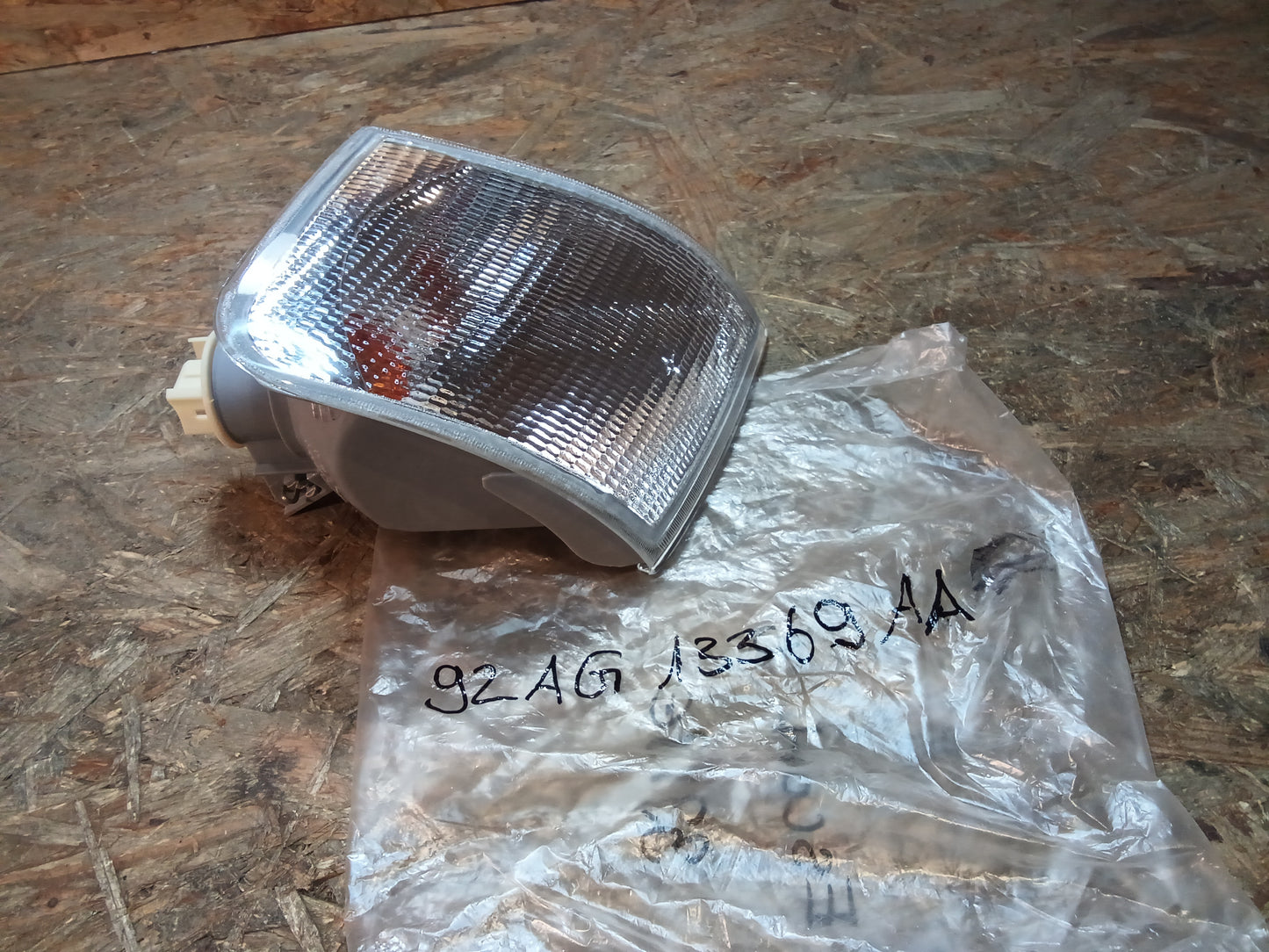 Ford Escort Blinkerleuchte links original Ford NEU