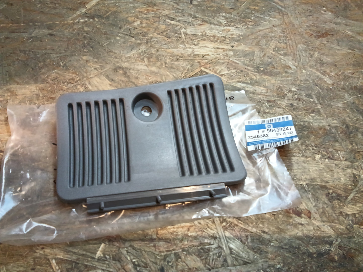 Vectra A BJ 96-02 Abdeckung Rückleuchtenöffnung original GM NEU