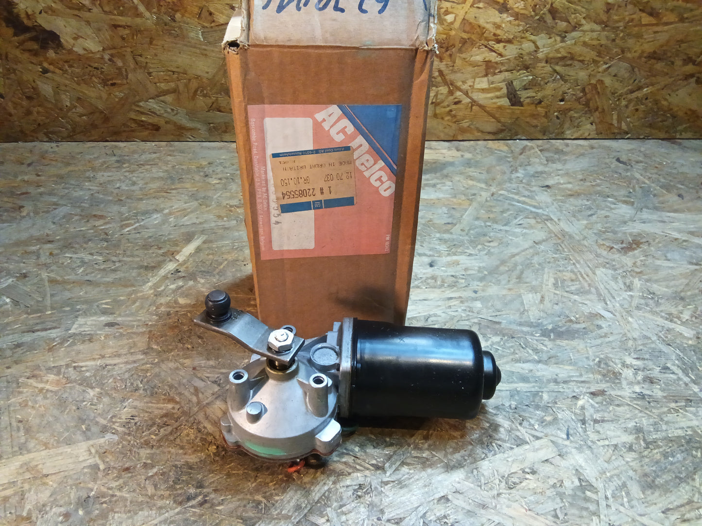 Omega A 87-93 Wischermotor 12V vorne original GM AC Delco NEU