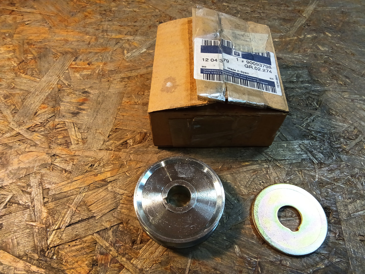 Kadett E Riemenscheibe Lichtmaschine original GM NEU