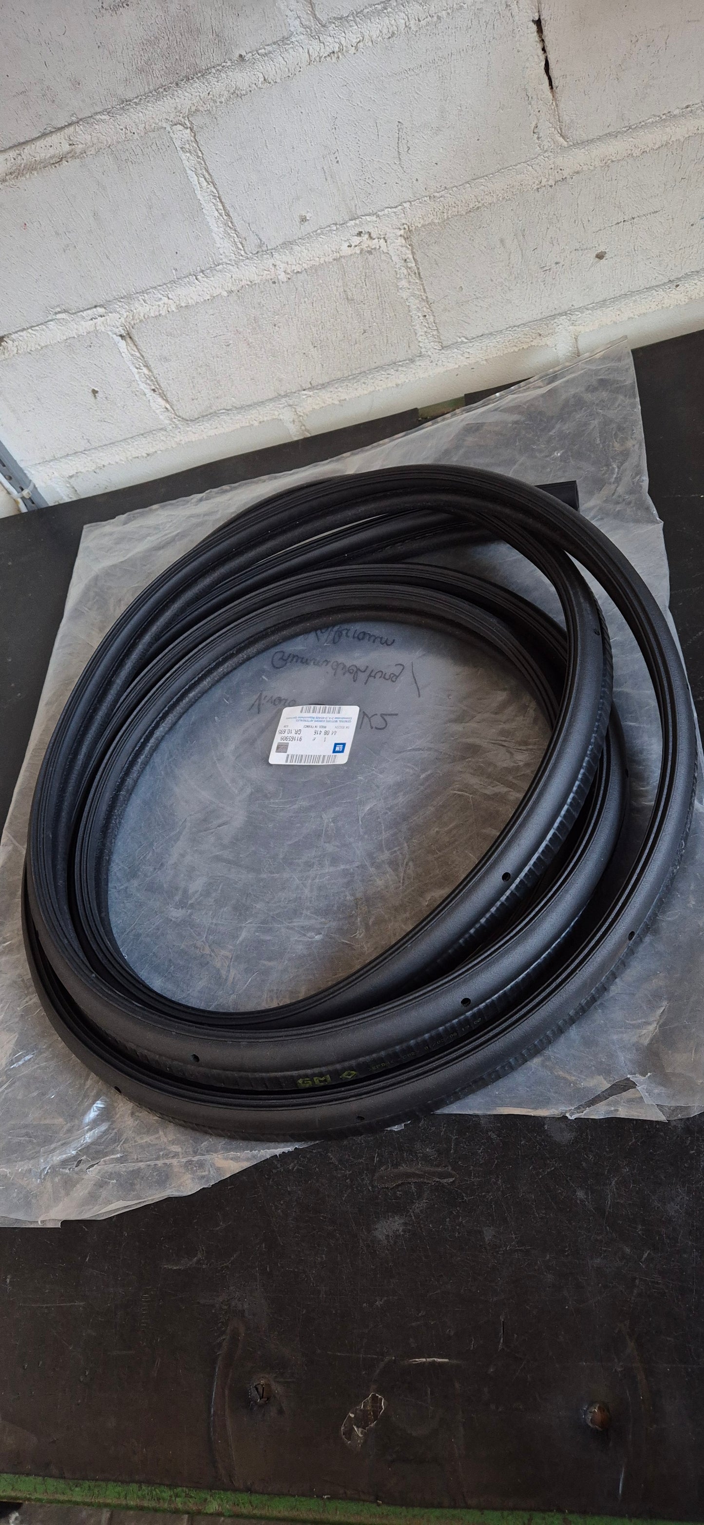 Gummidichtung Vivaro Kofferraum Original GM Neu