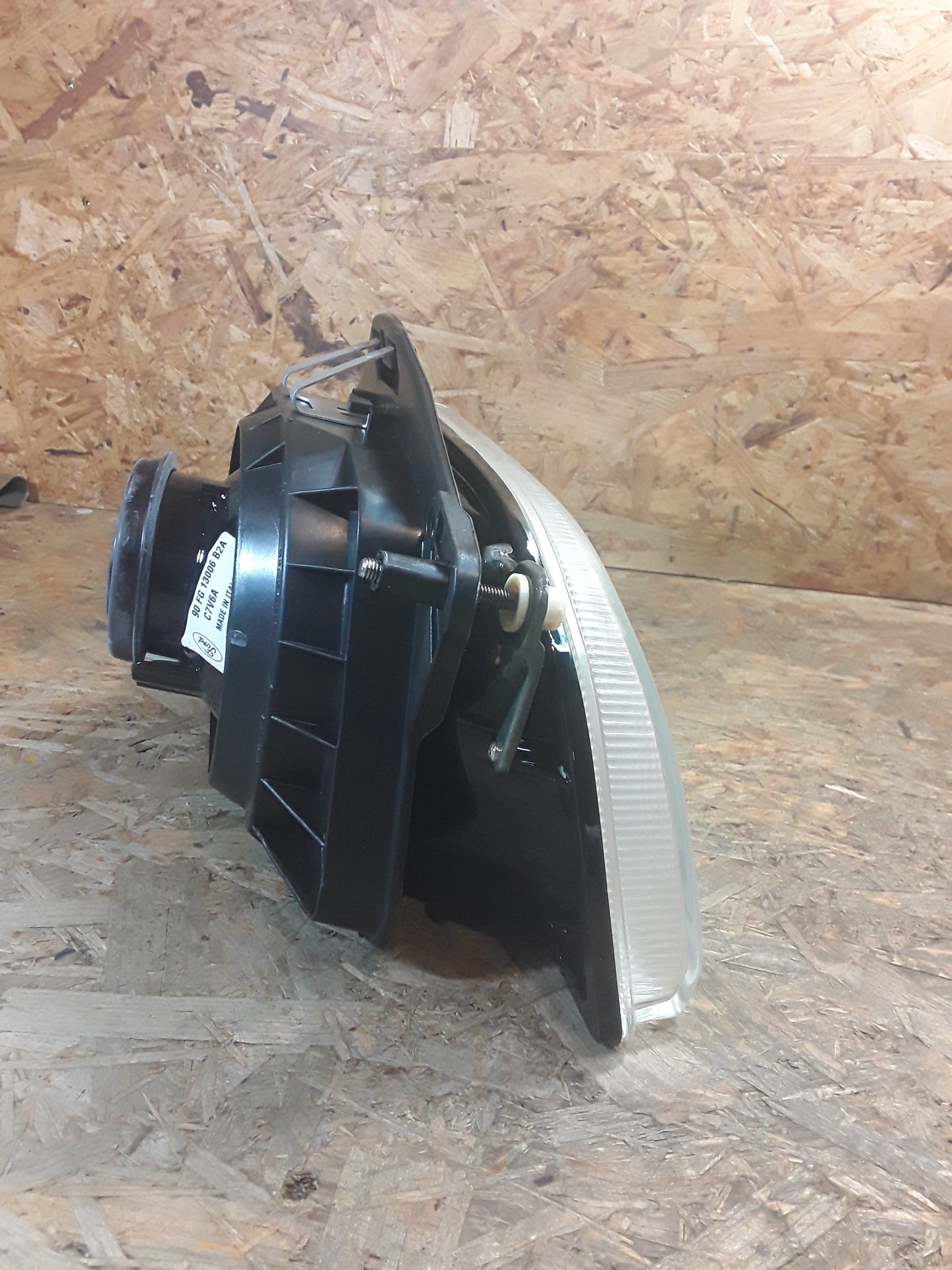 Ford Fiesta MK3 Scheinwerfer links original Ford NEU