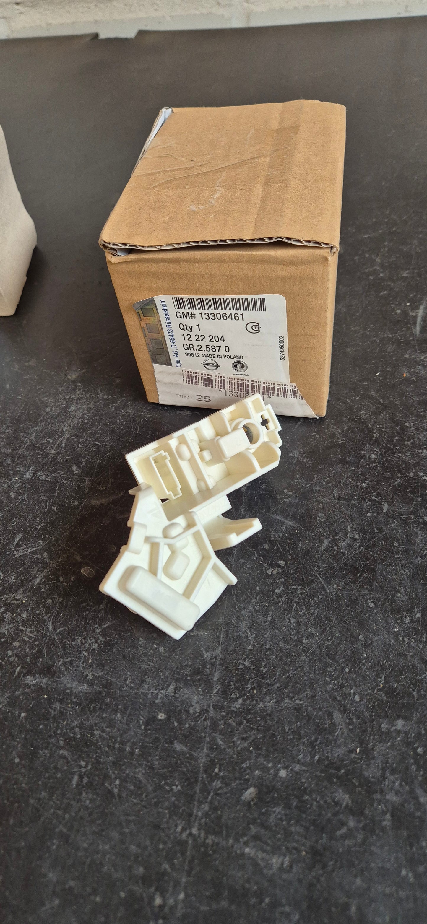 Lampenträger Astra hinten links Original GM Neu