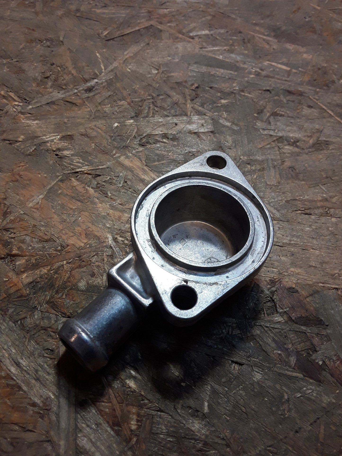 Vectra Anschlussstutzen original GM Opel NEU