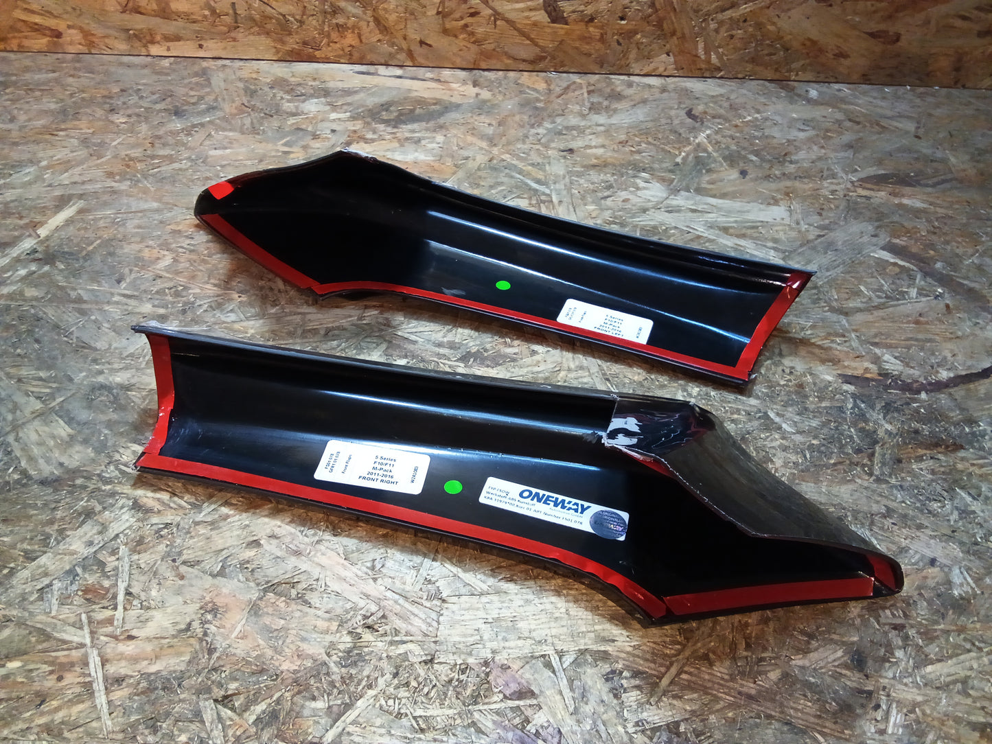 Oneway Front Flaps passend für BMW 5er F10/F11 M-Pack 2011-2016 - Schwarz glänzend