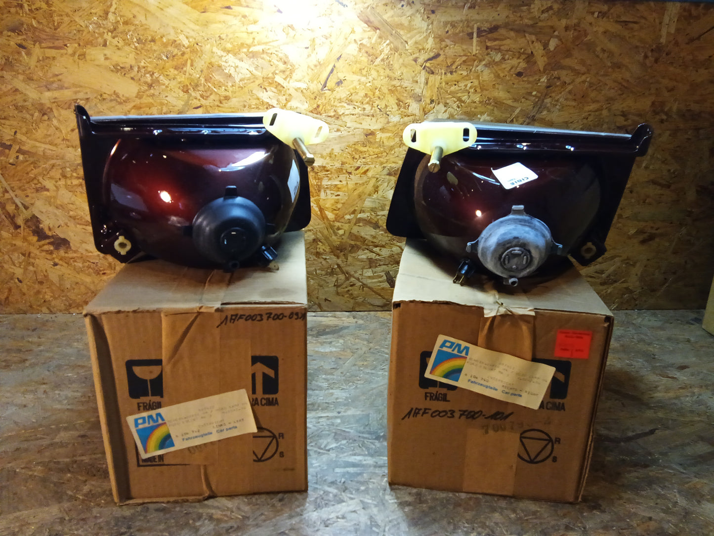 Ford Escort MK3 Satz Scheinwerfer H4 R+L original CIBI NEU NOS