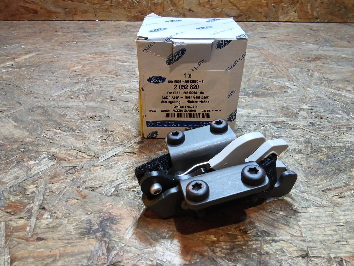 Ford Ranger Scharnier an Rücksitz original Ford NEU