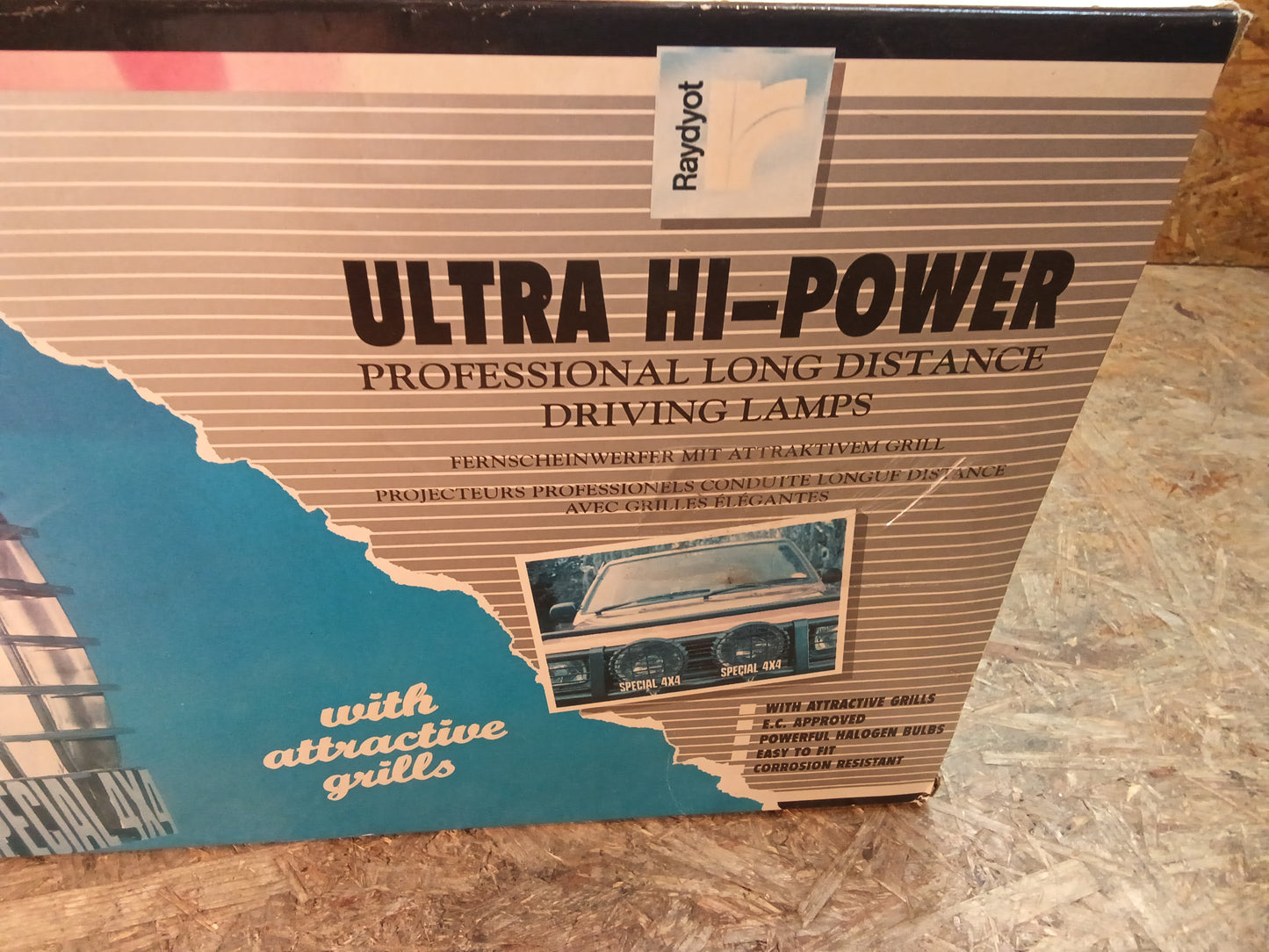 Ultra HI-POWER Fernscheinwerfer mit attraktivem Grill NEU