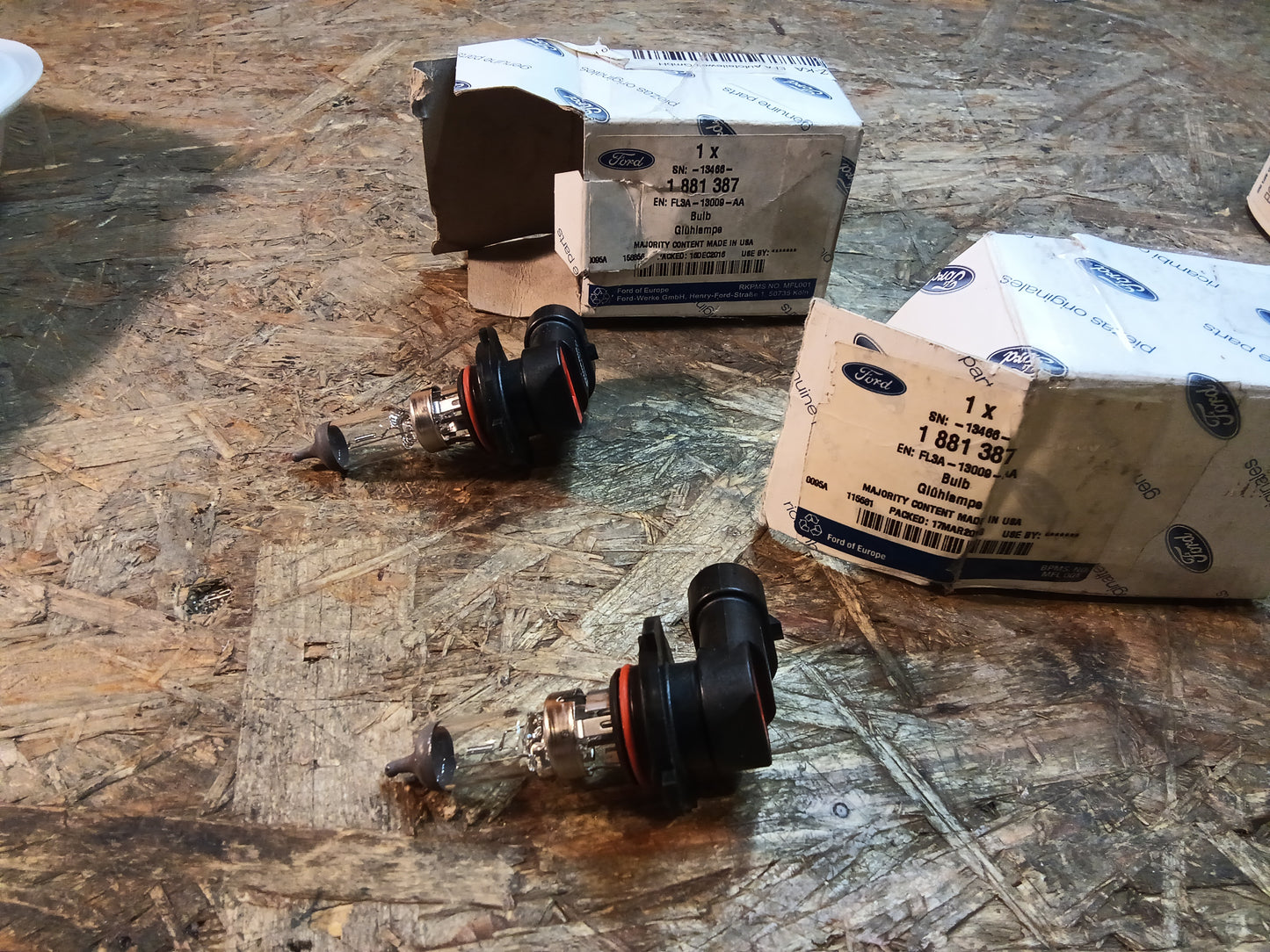 Ford Satz Glühbirne mit Stecker B10 für Nebelscheinwerfer original Ford NEU