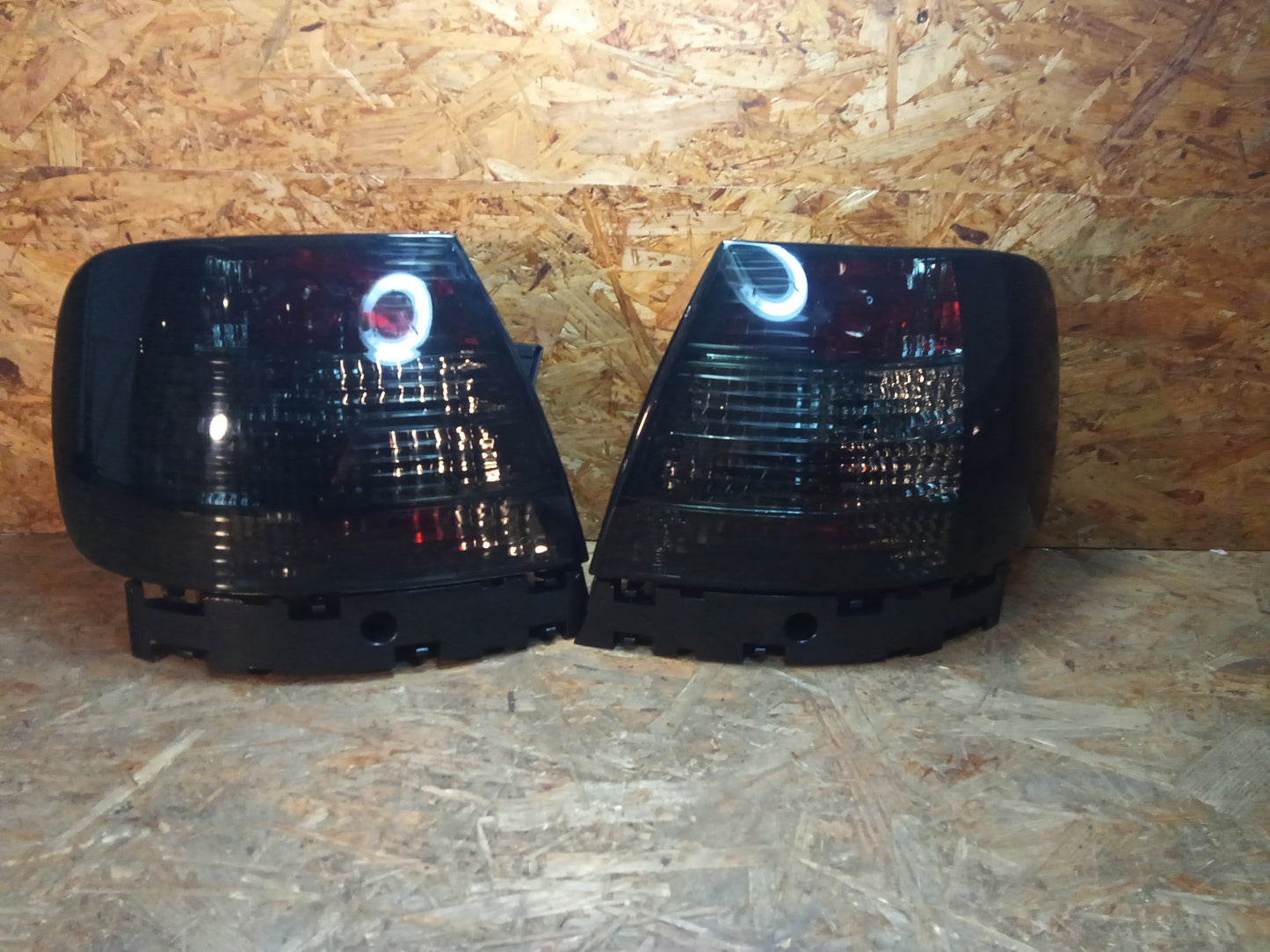 Tuning-Tec Rückleuchten für Audi A4 B5 Limousine 94-00 schwarz/rauch