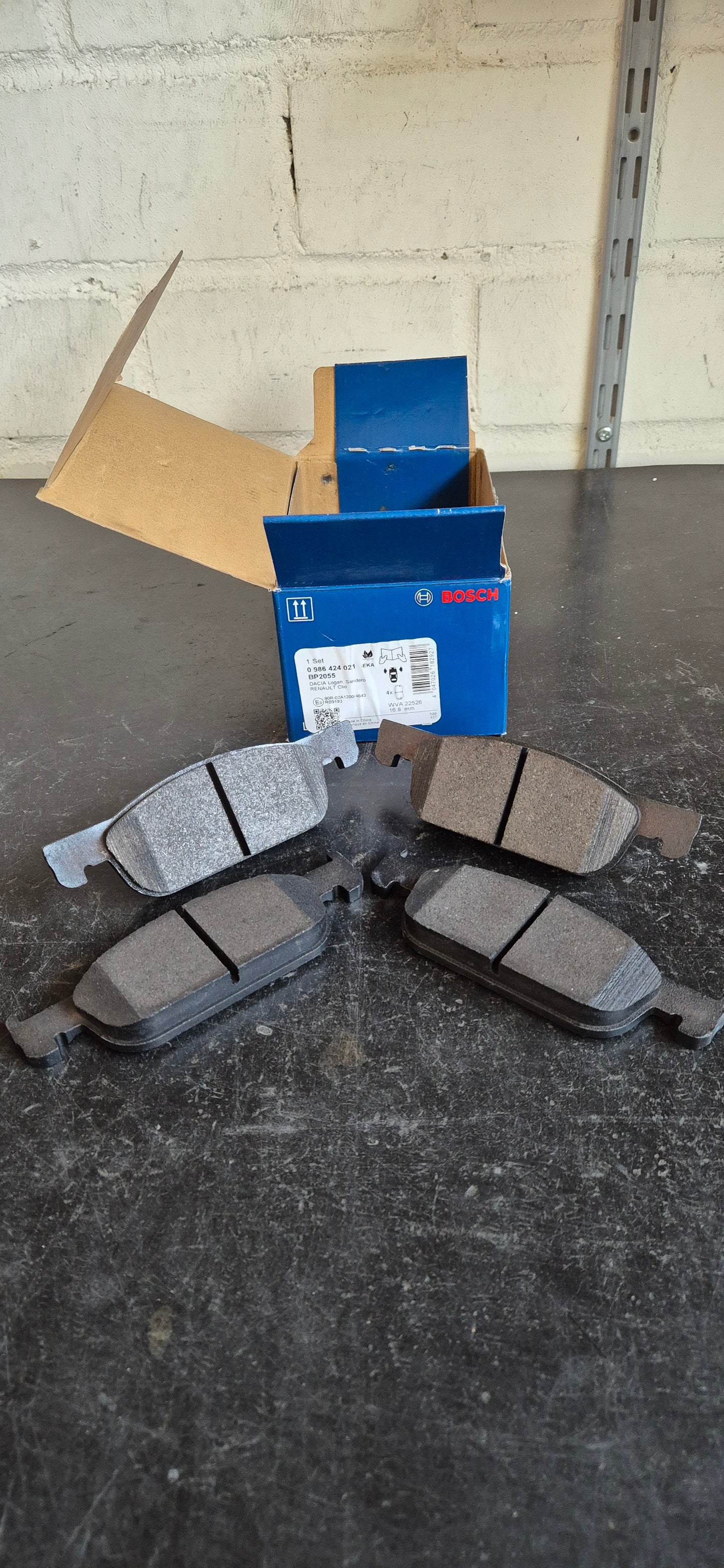 Bremsbeläge Dacia / Renault vorne Original Bosch Neu