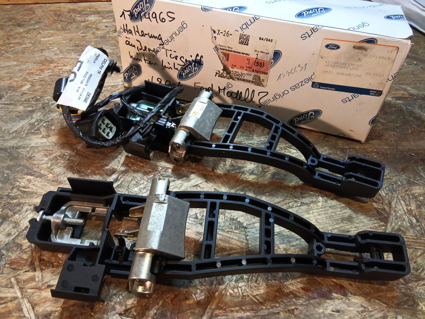 Ford Halterung Türgriffe hinten original Ford NEU