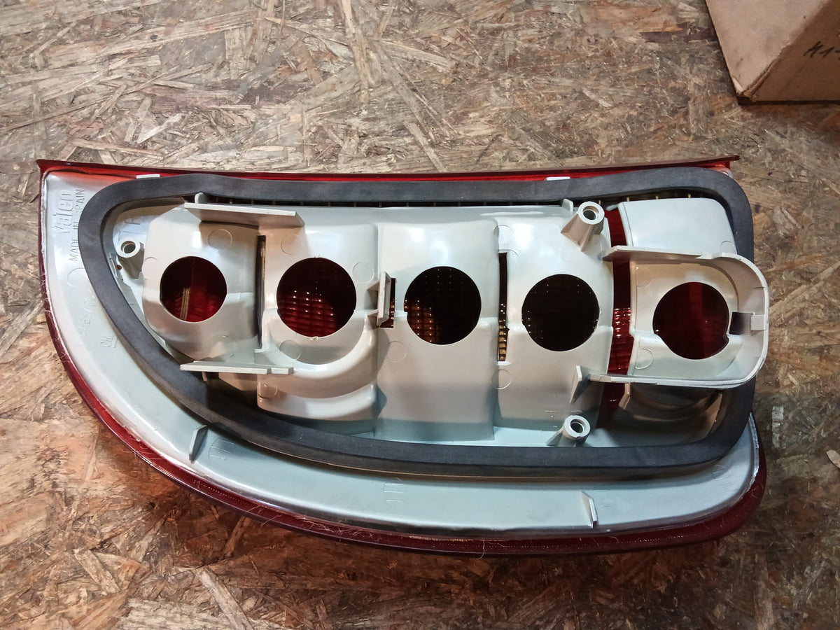 Corsa B Heckleuchte rechts original GM NEU