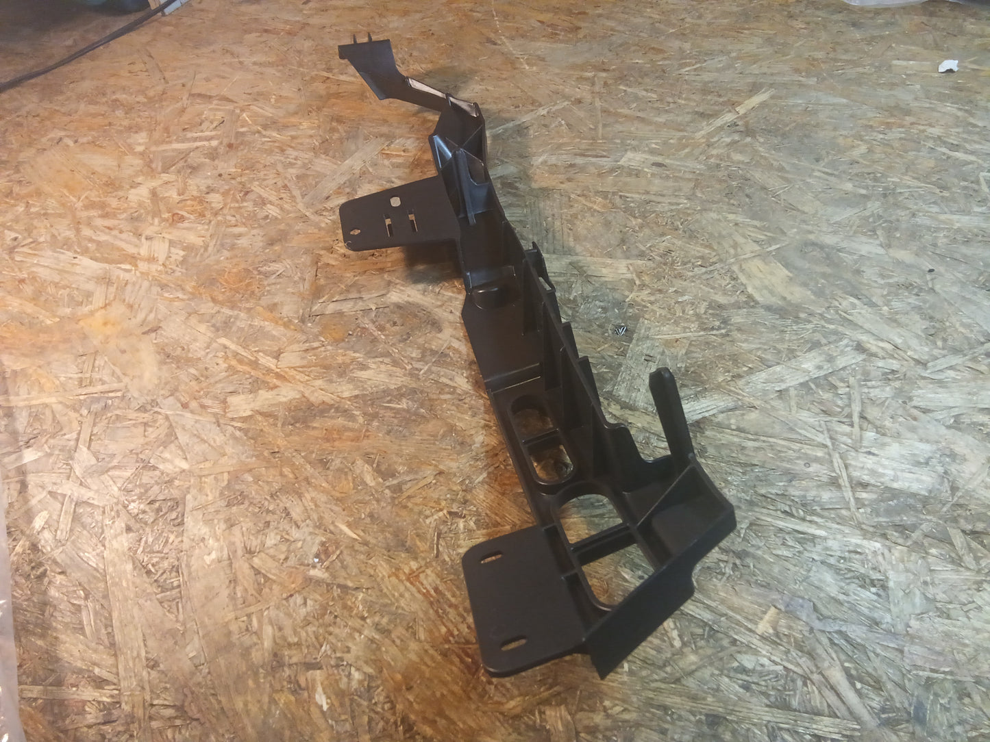 Astra J GTC/ Stufenheck Halter Stoßstange vorne links original GM NEU