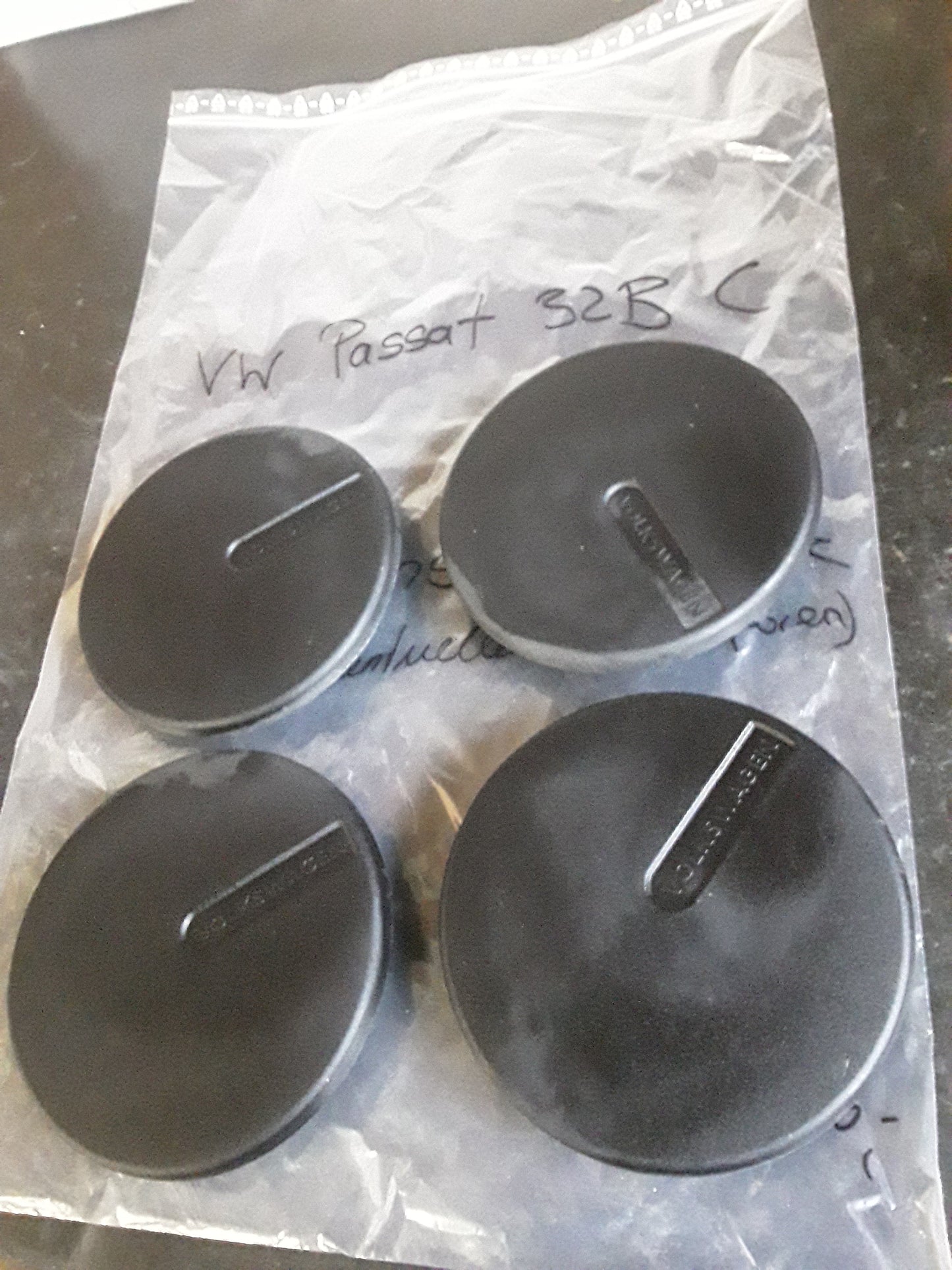Original VW Passat Radzierkappensatz schwarz NEU aus Altbestand