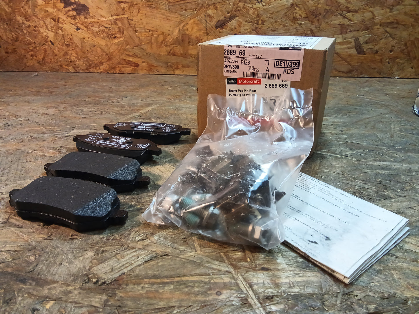 Ford Puma (+) ST 200 PS Bremsbeläge original Ford NEU