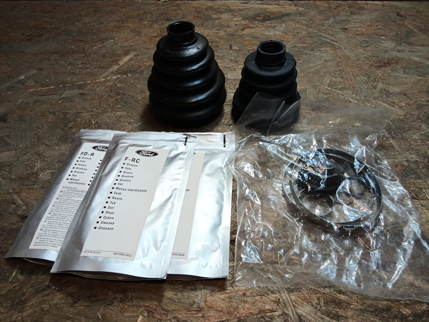 Ford Focus MK3 Manschetten- Satz v.l original Ford NEU