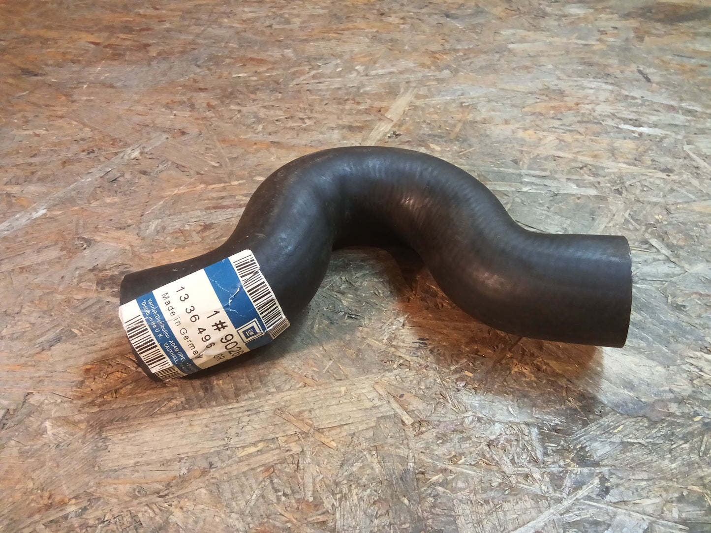 Vectra A 1.8s Schlauchbogen original GM NEU