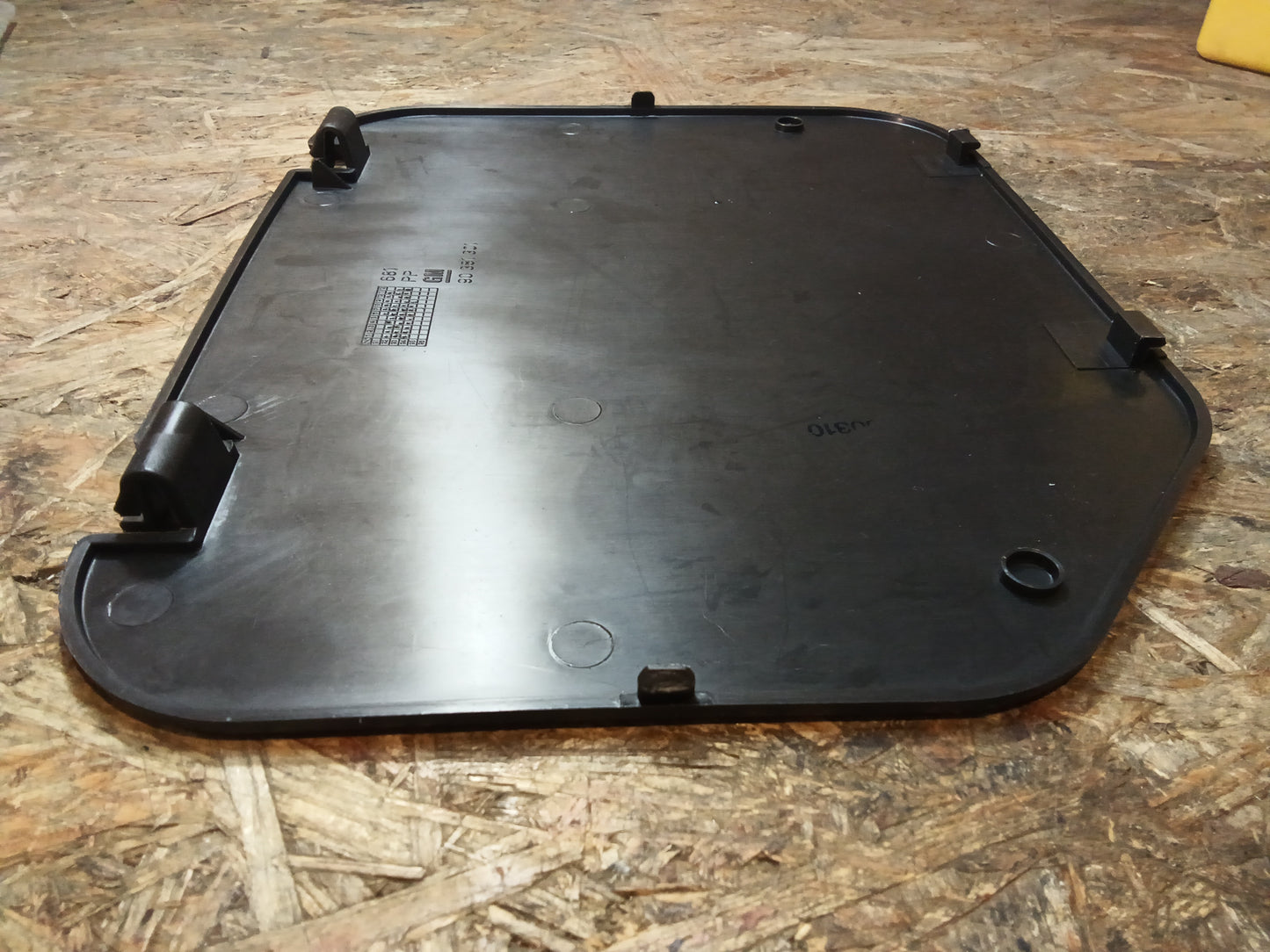 Astra F Kofferraum Verkleidung Abdeckung Verbandskasten original GM NEU