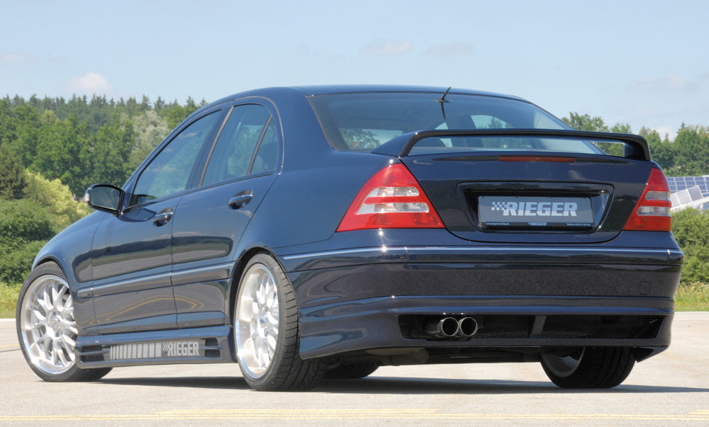 Mercedes C-Klasse (W203) Rieger Seitenschweller rechts, mit Schacht und 2 Ausschnitten, ABS,
inkl. Alugitter, Gutachten, Montagezubehör