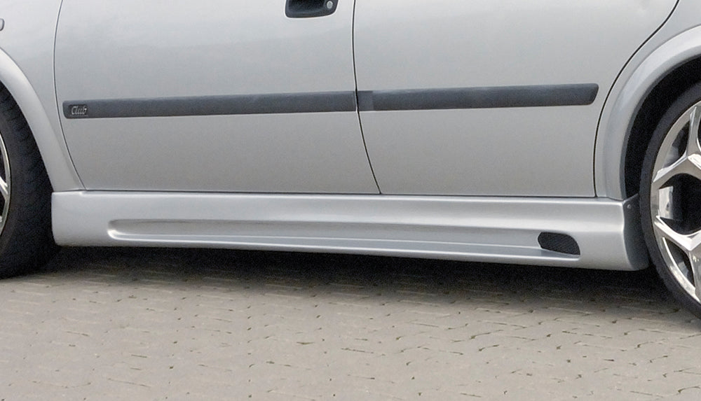 Opel Astra G Rieger Seitenschweller rechts, mit Schacht, mit Ausschnitt, ABS,
inkl. Alugitter, Gutachten, Montagezubehör