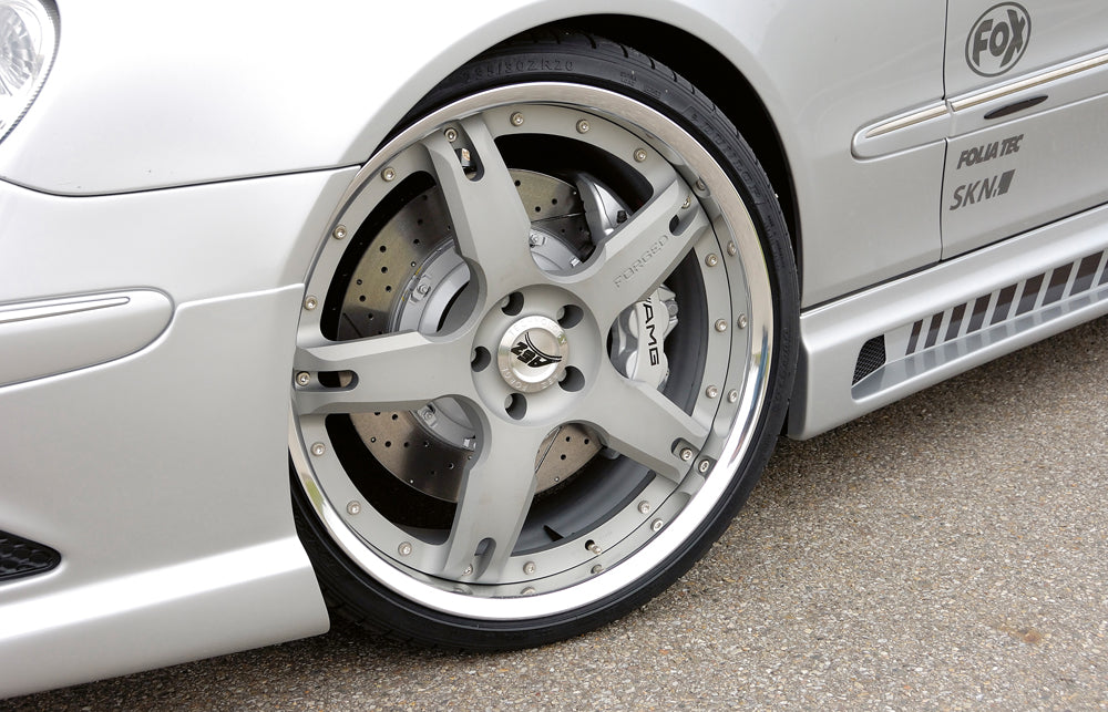Mercedes CLK (W209) Rieger Seitenschweller rechts, mit Schacht und 2 Ausschnitten, ABS,
inkl. Montagezubehör, Alugitter, Gutachten