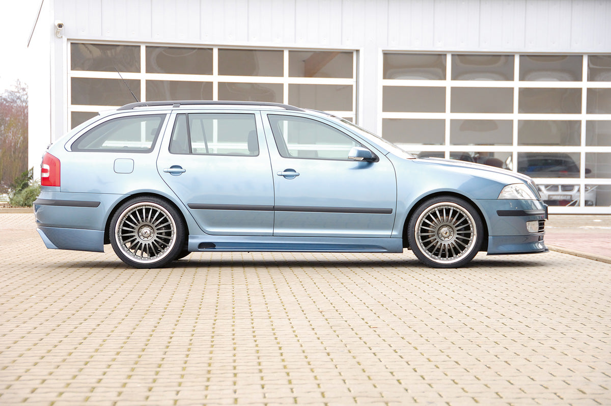 Skoda Octavia (1Z) Rieger Seitenschweller rechts, mit Schacht, mit Ausschnitt, ABS,
inkl. Montagezubehör, Alugitter, Gutachten