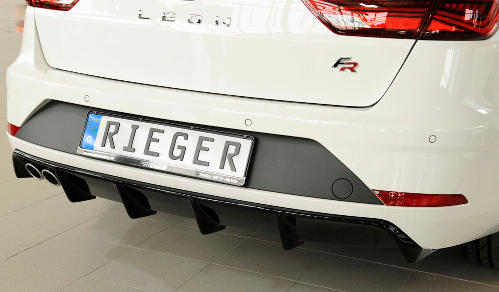 Seat Leon FR (5F) Rieger Heckeinsatz (wie 88134+AHK) für Fzg. mit orig. Anhängekupplung für Doppelendrohr li., ABS, schwarz glänzend, für Fzg. mit Anhängekupplung,
inkl. Montagezubehör, Gutachten