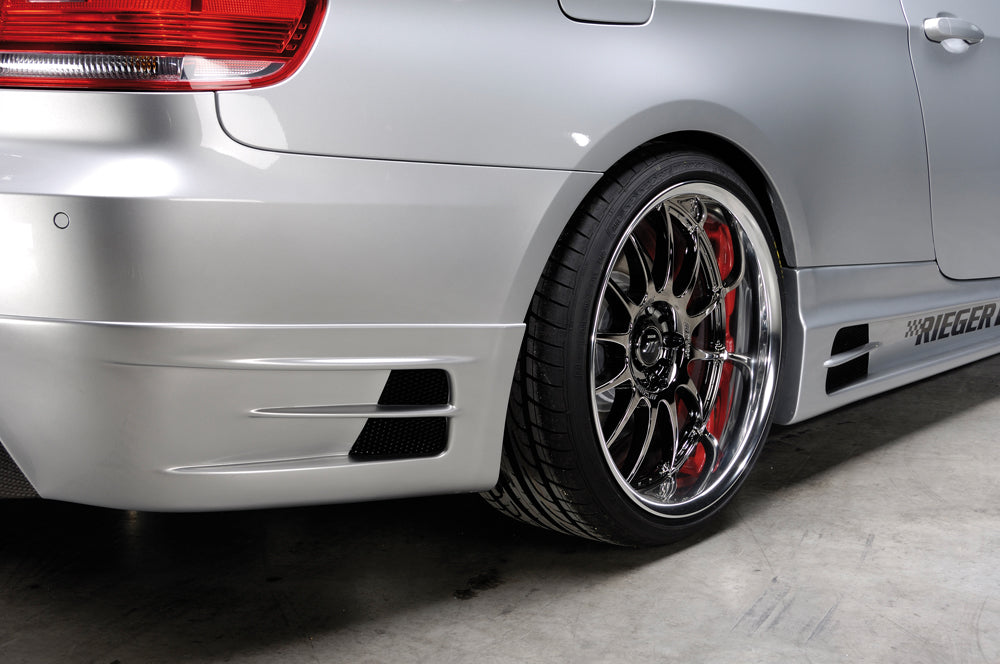 BMW 3er E92 Rieger Heckansatz Nur für 335i ! für Doppelendrohr li. u. re. (335i-Look), ABS, Carbon-Look,
inkl. Alugitter, Gutachten, Montagezubehör