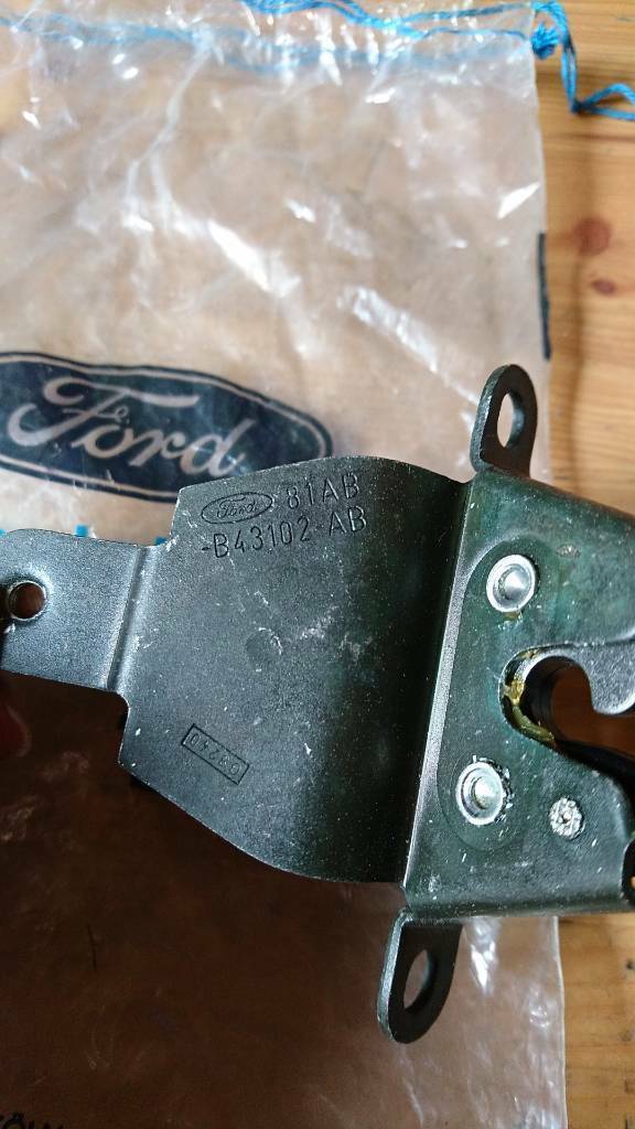 Ford Escort MK3 Heckklappe Schloß neu original