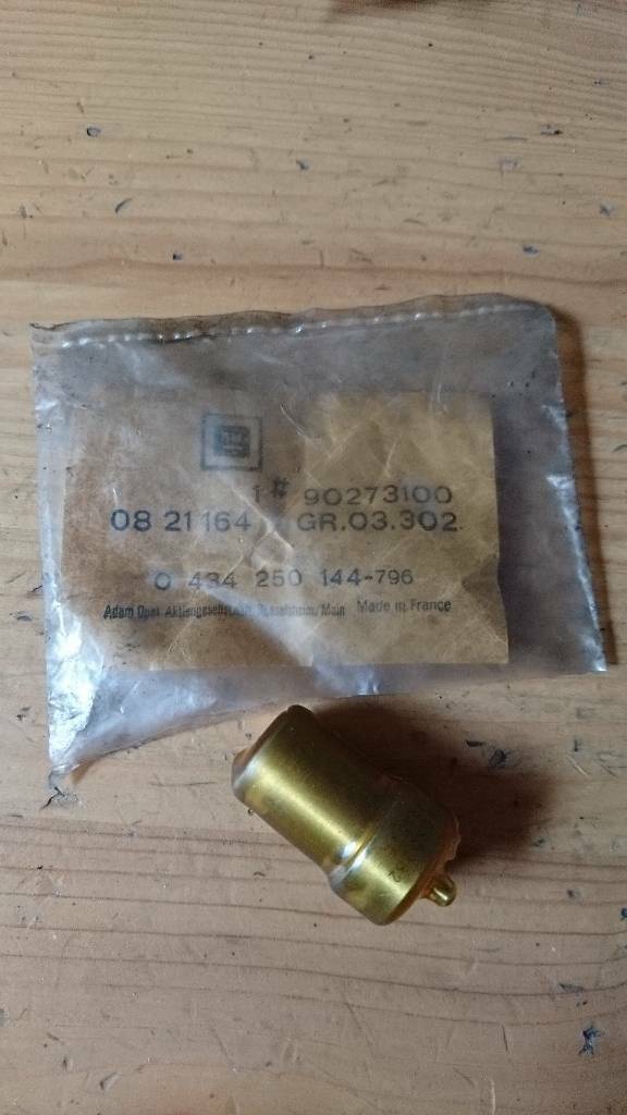 Omega A 2.3 Diesel Einspritzdüse Neu Original GM