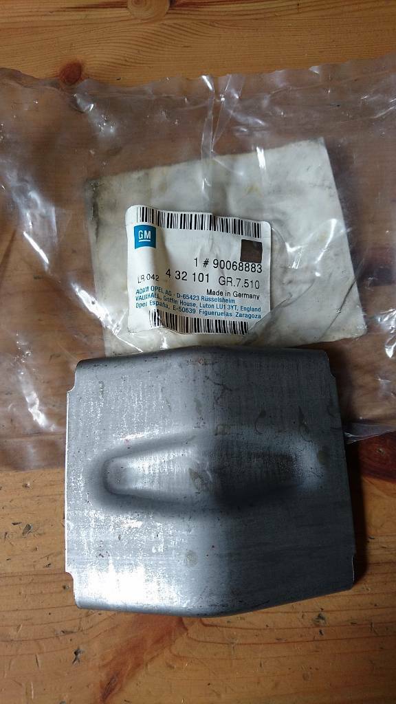 Astra F Halter Feder hinten Unterbau Neu Original GM