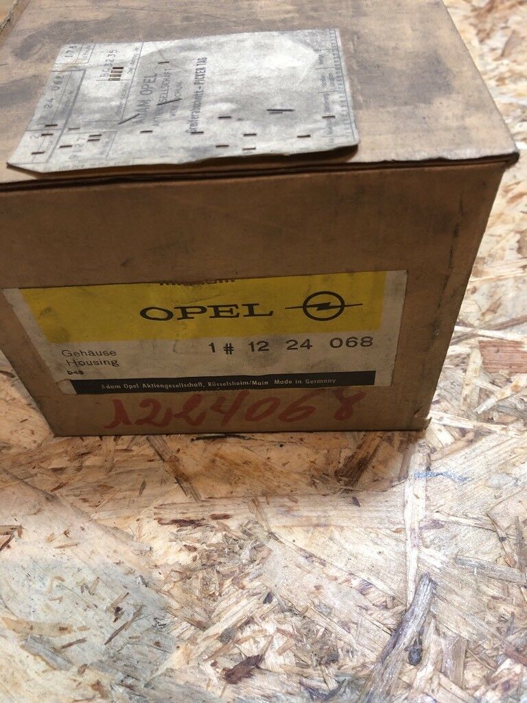 Opel Kadett B Rücklicht Gehäuse links NEU Original GM