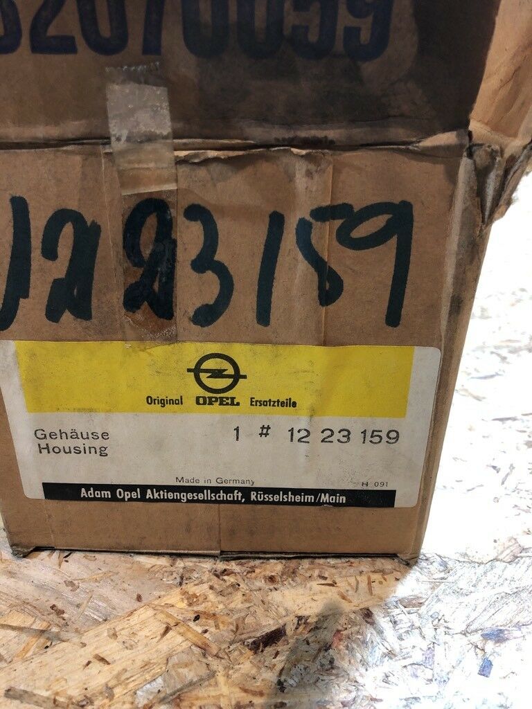 Opel Rekord D Rücklicht Gehäuse links NEU Original GM