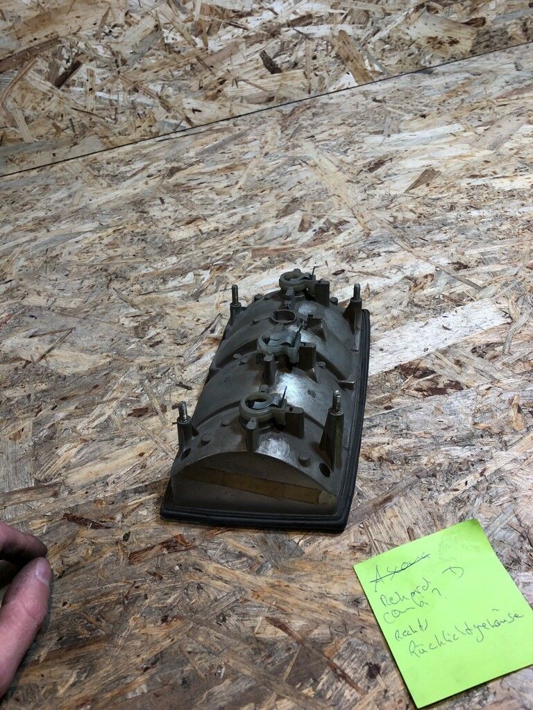 Opel Rekord D Kombi Rücklicht Gehäuse rechts NEU Original GM