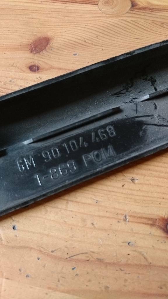 Ascona C Blende Führungsschiene Vordersitz rechts außen neu GM