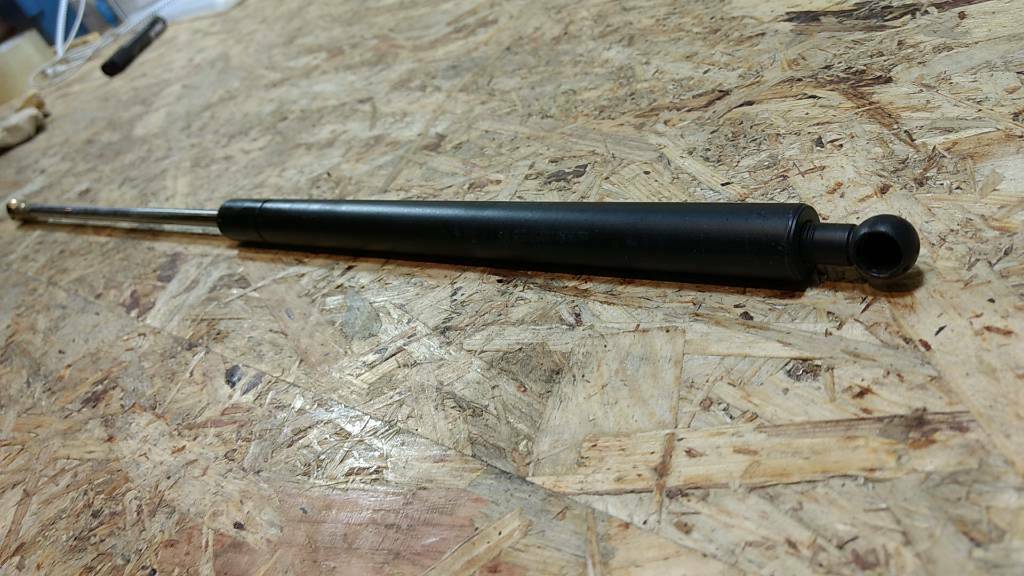 Original GM Opel Kadett Heckklappendämpfer Neu