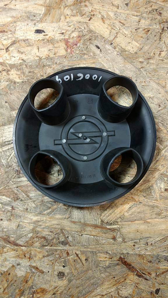 Original GM Opel Kadett D Radkappe Zierkappe NEU