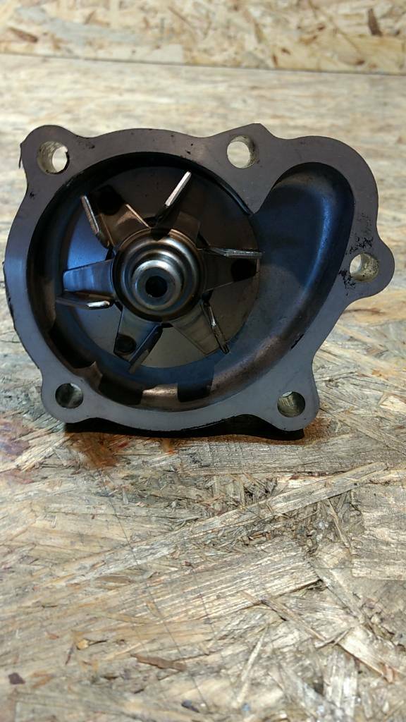 Original GM Opel Wasserpumpe Astra F Kadett E Vectra A NEU