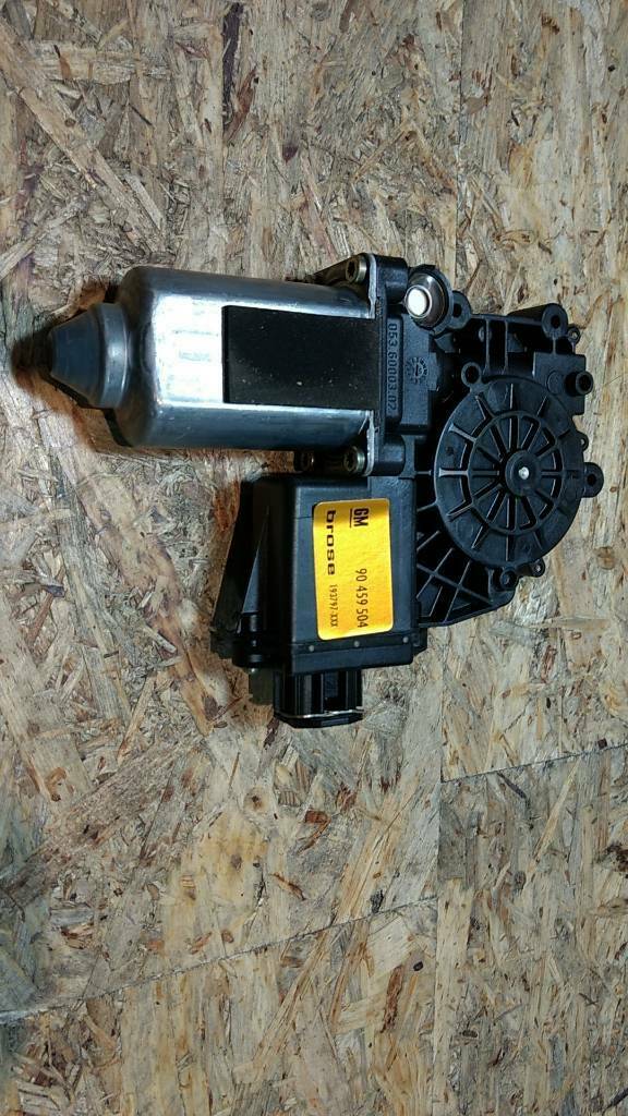 Original GM Opel Omega B Fensterhebermotor rechts NEU