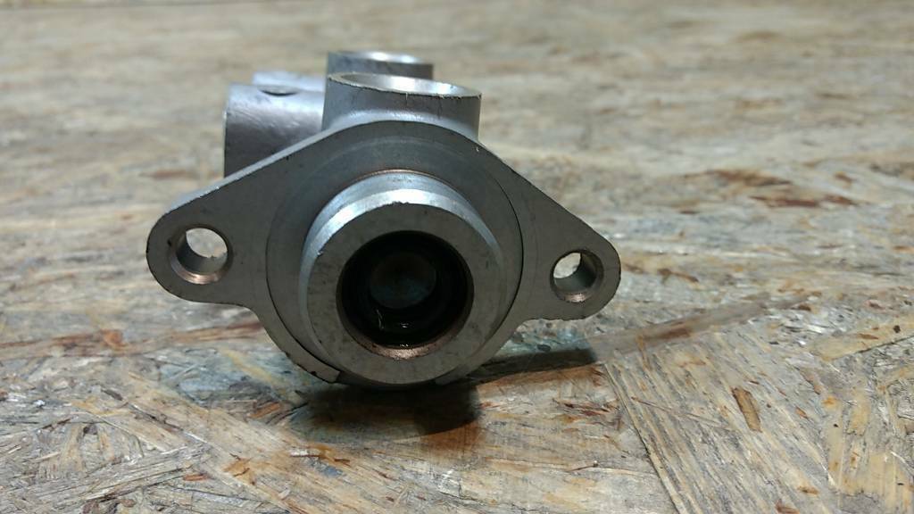 Original GM Opel Kadett E 2.0 GSi Hauptbremszylinder NEU